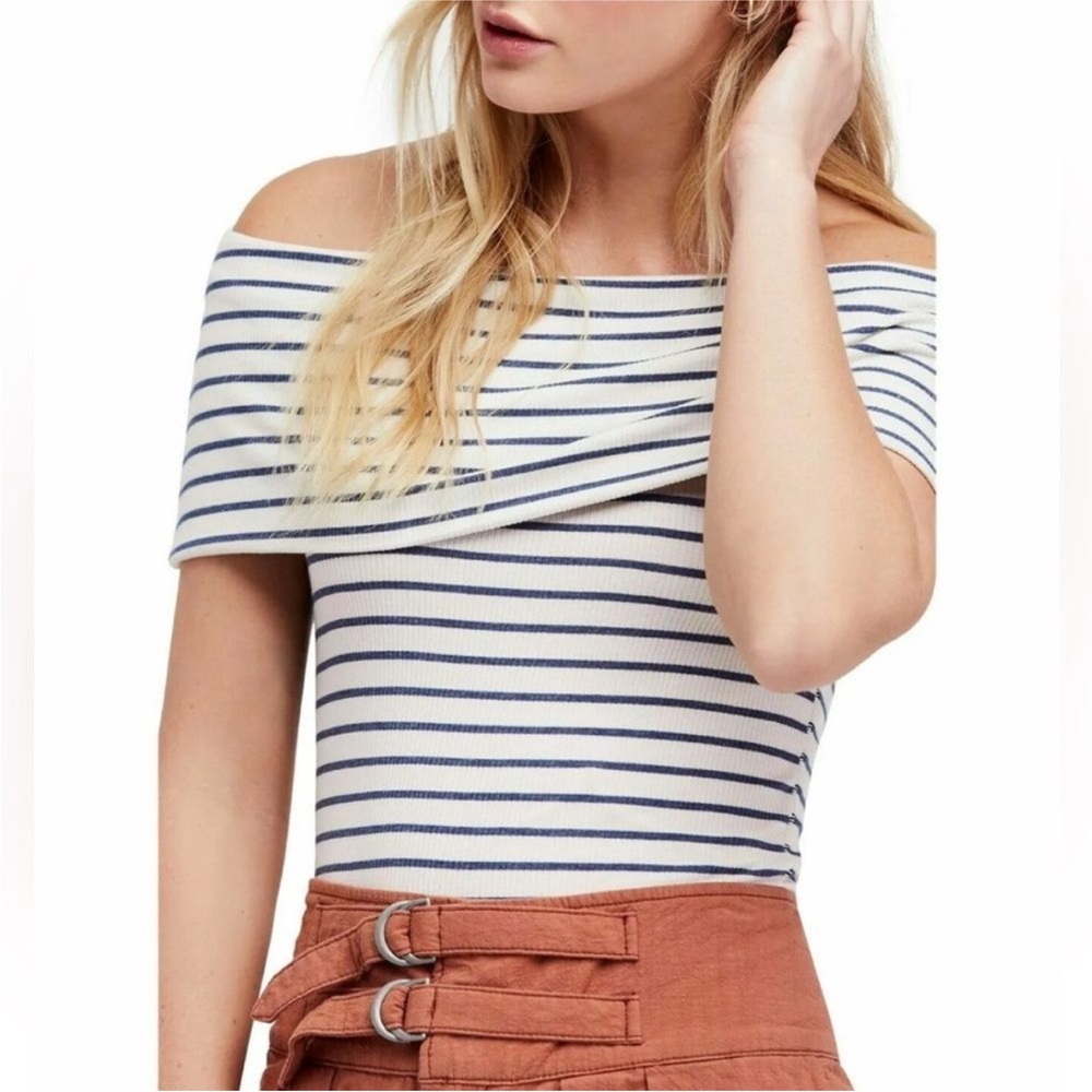 Free People Womens Melbourne Basic T-Shirt Canvas
Combo Size XS - EUC